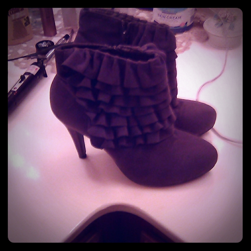Women's shoes